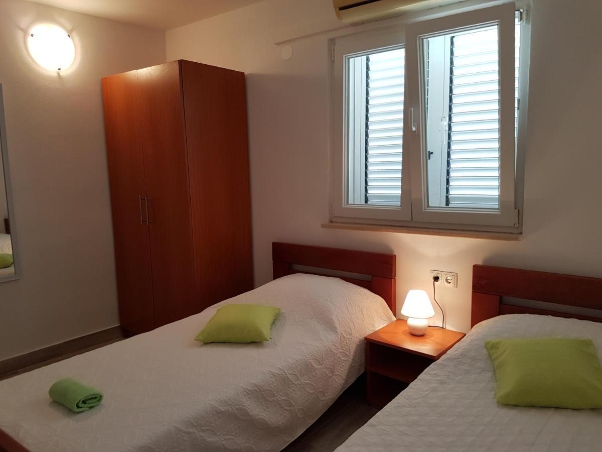 Apartments With A Parking Space Novalja, Pag - 6504 Екстериор снимка