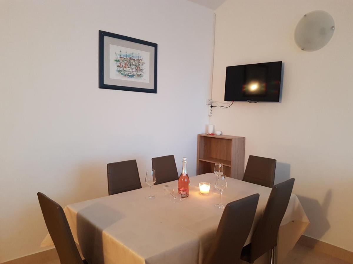 Apartments With A Parking Space Novalja, Pag - 6504 Екстериор снимка