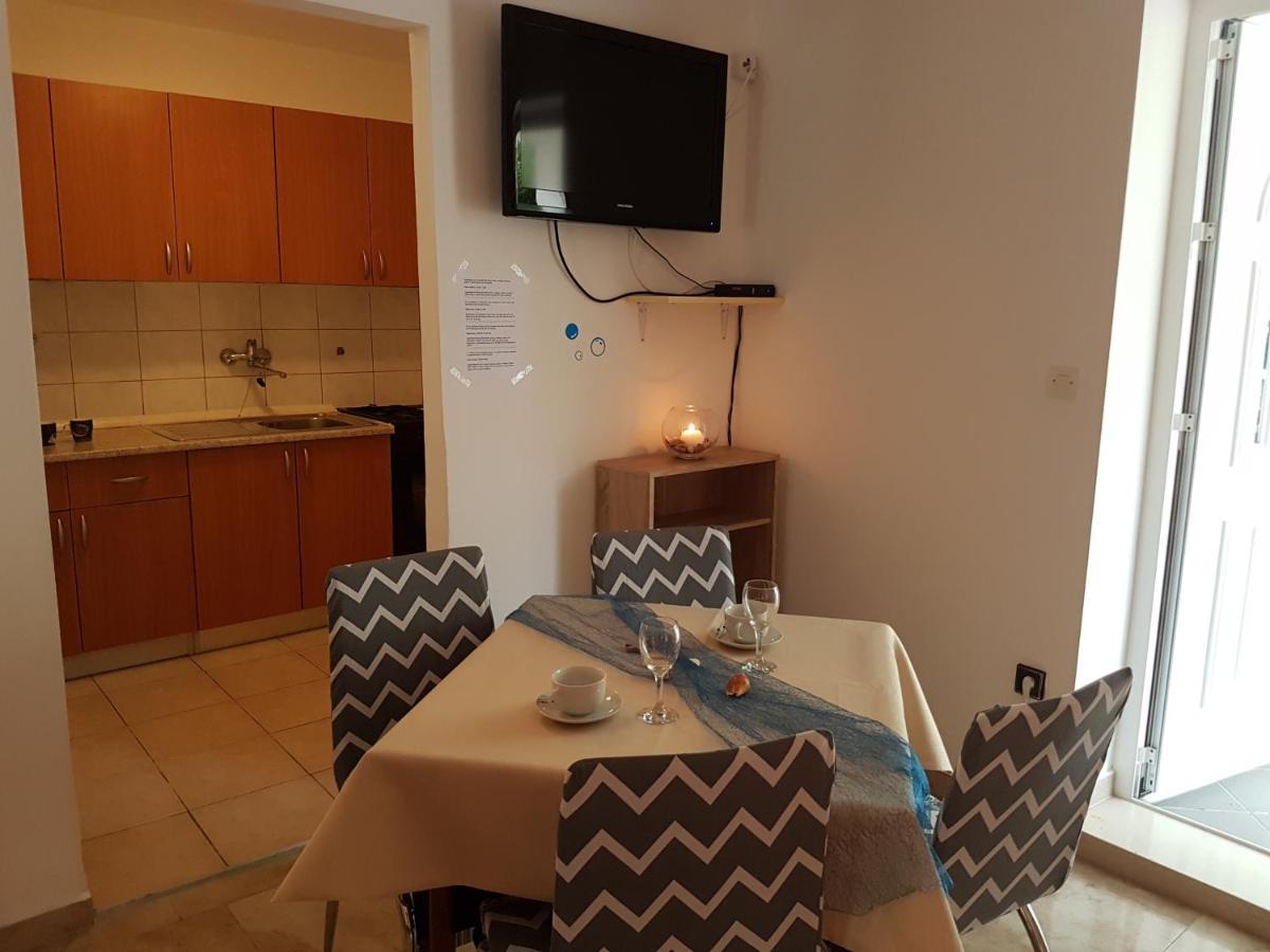Apartments With A Parking Space Novalja, Pag - 6504 Екстериор снимка