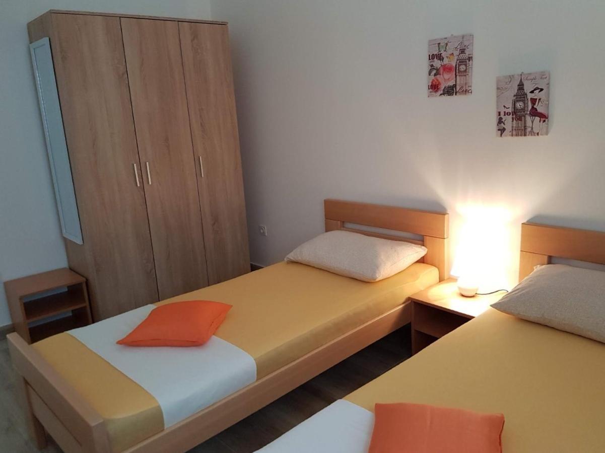 Apartments With A Parking Space Novalja, Pag - 6504 Екстериор снимка