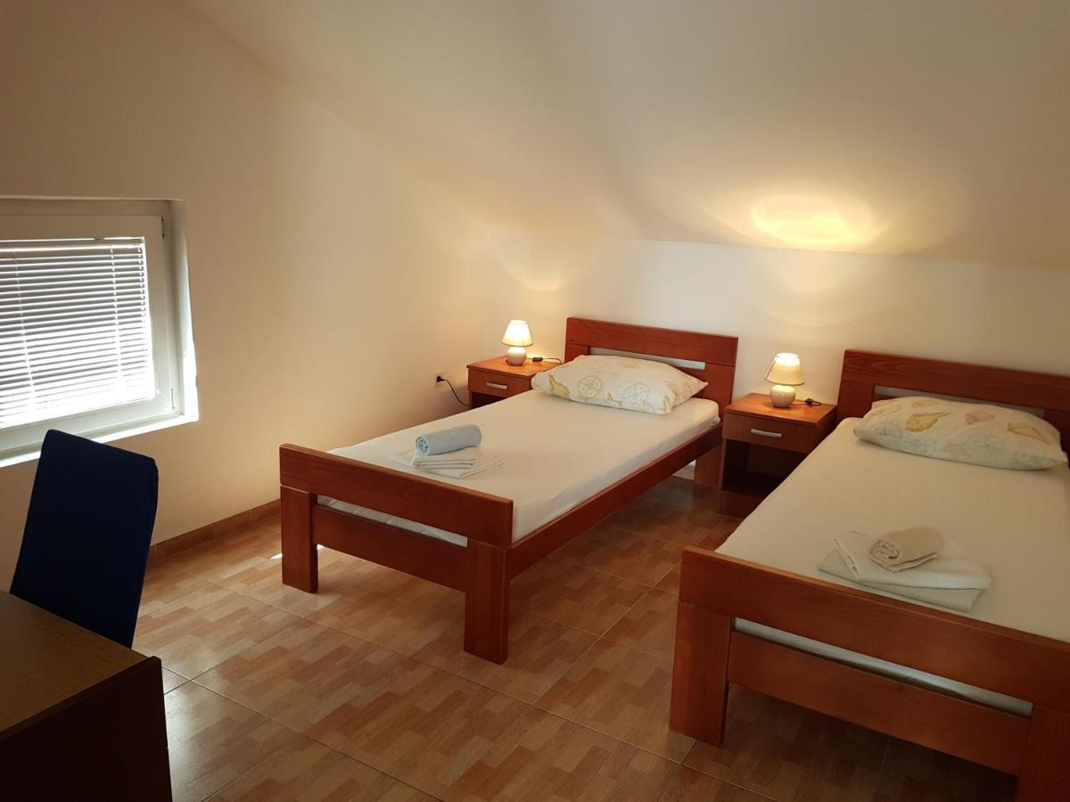 Apartments With A Parking Space Novalja, Pag - 6504 Екстериор снимка